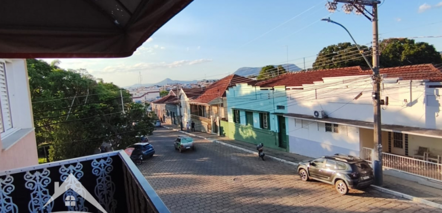 Casa Centro Carmo do Rio Claro/MG